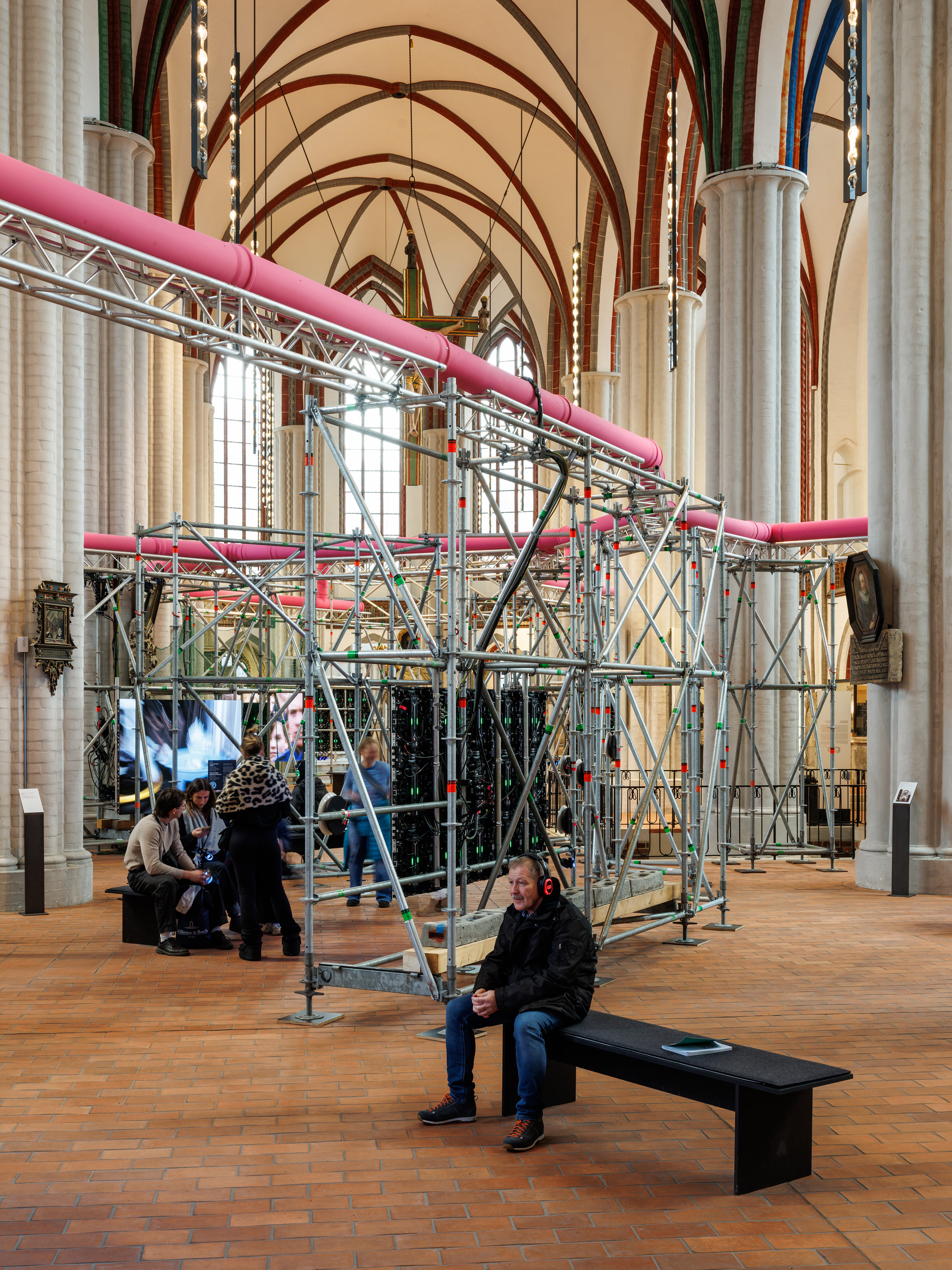 SMB-Nikolaikirche-Michael-Setzpfandt-Besucher.jpg